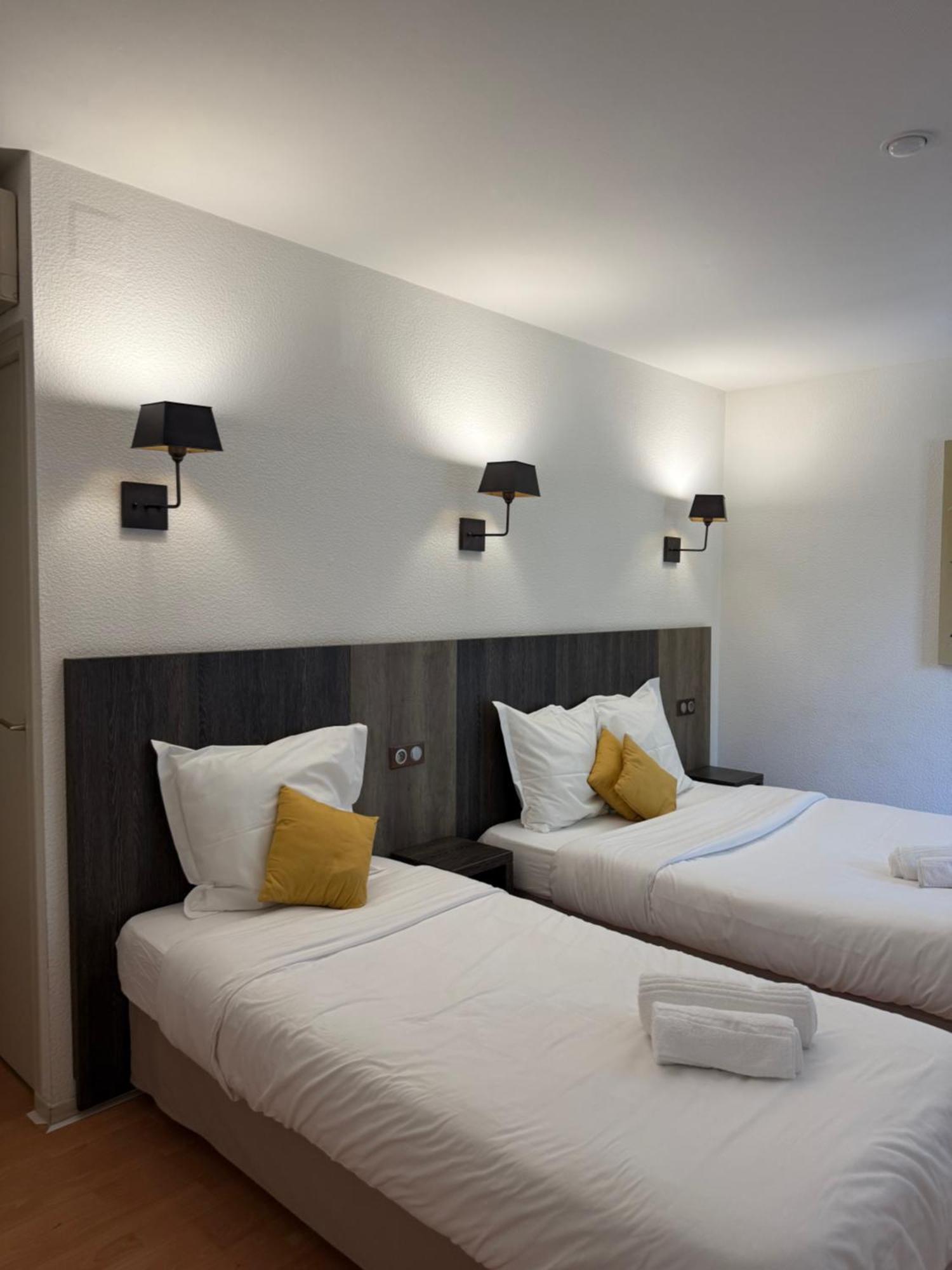 Le Victor Hugo - Hotel Et Restaurant - Logis Hotels Saint-Céré Buitenkant foto